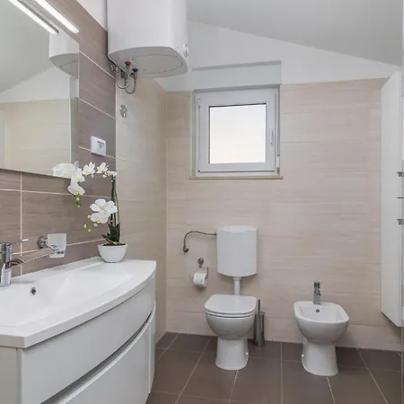 Gorgeous In With Wifi Holiday home Pomer