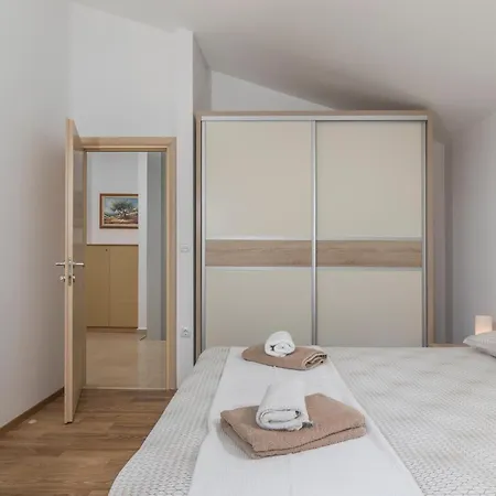 Gorgeous In With Wifi Holiday home Pomer