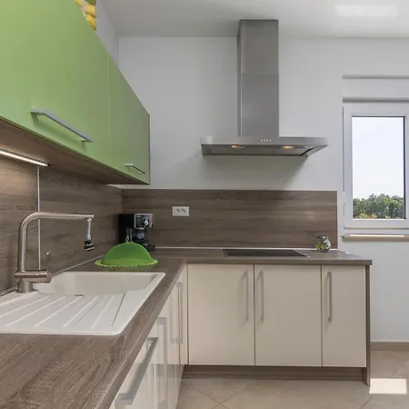Holiday home Gorgeous In With Wifi Pomer